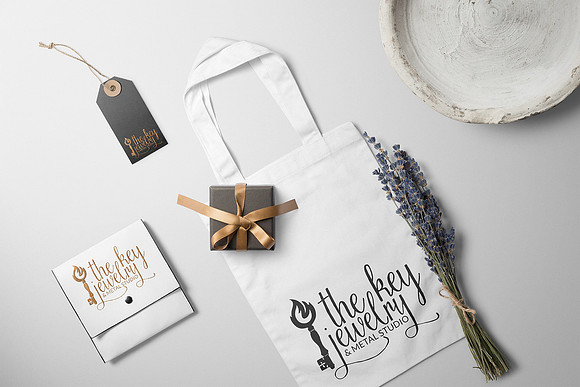 logo-branding-thekeymockup_web